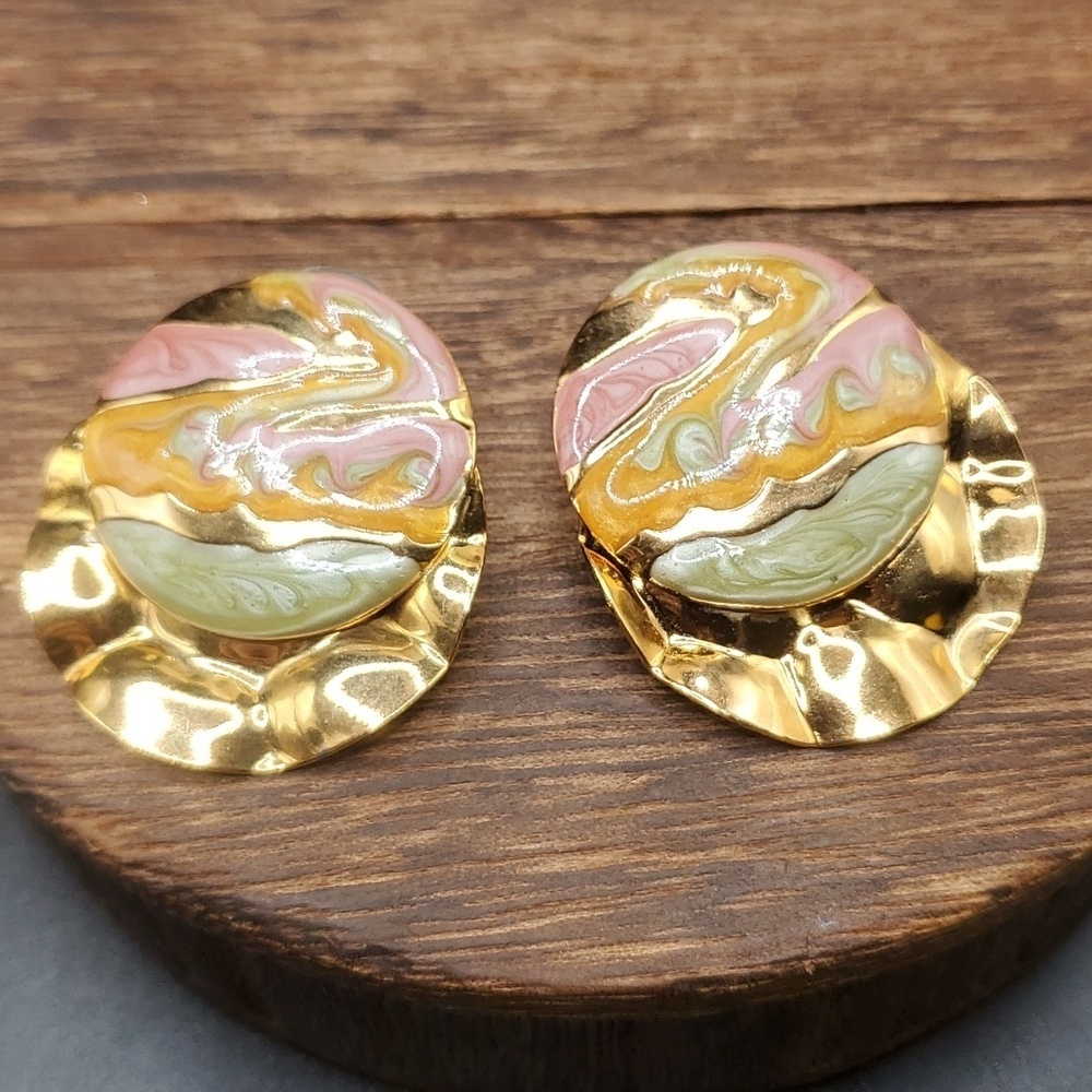 E914 Easter paradise melt 1970s earrings for pierced ears crinkle pattern